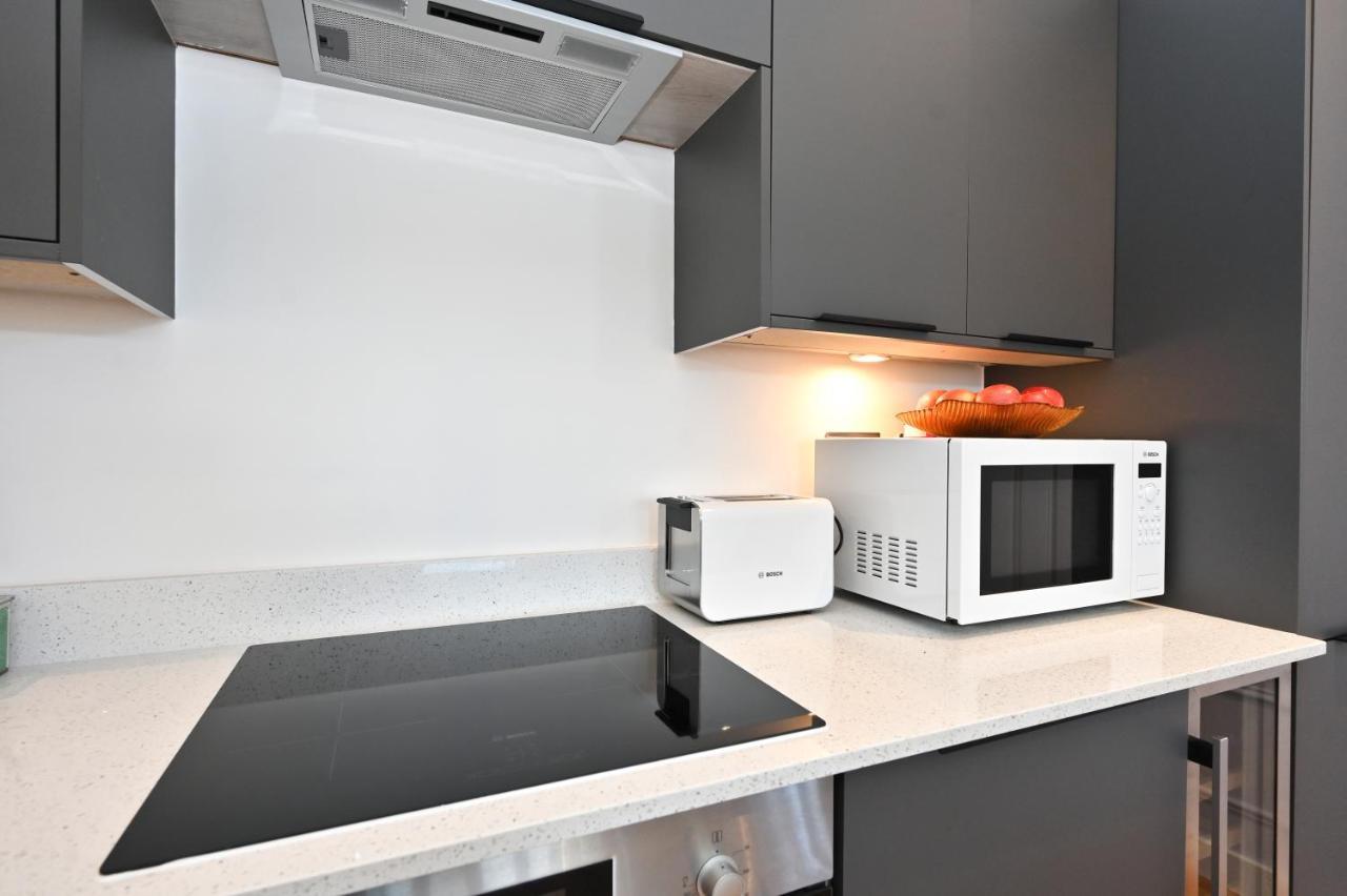 Spacious Designer 2Br Executive Apt, Near Beach & Marina, Central Location Рамсгейт Екстериор снимка