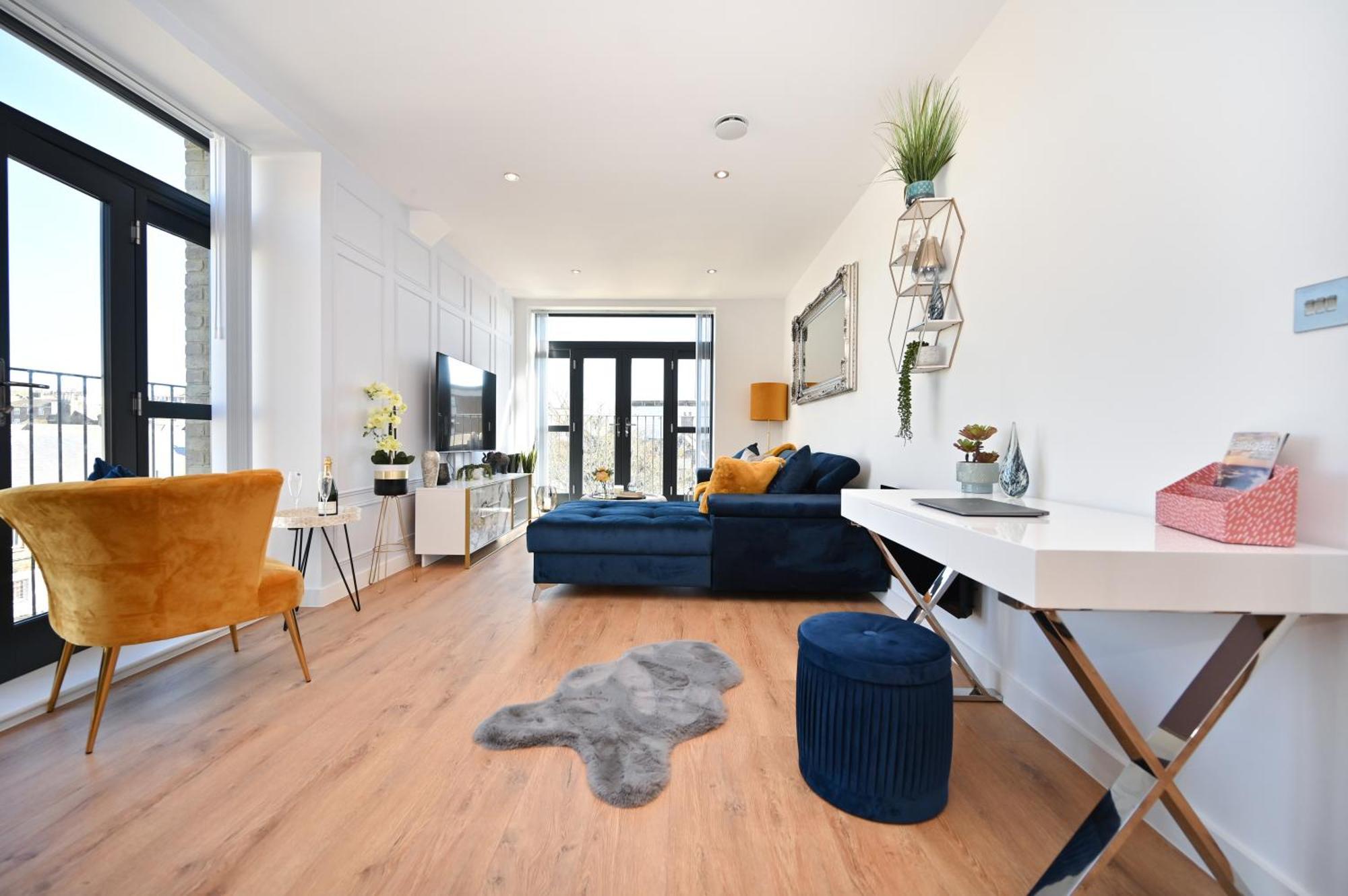 Spacious Designer 2Br Executive Apt, Near Beach & Marina, Central Location Рамсгейт Екстериор снимка