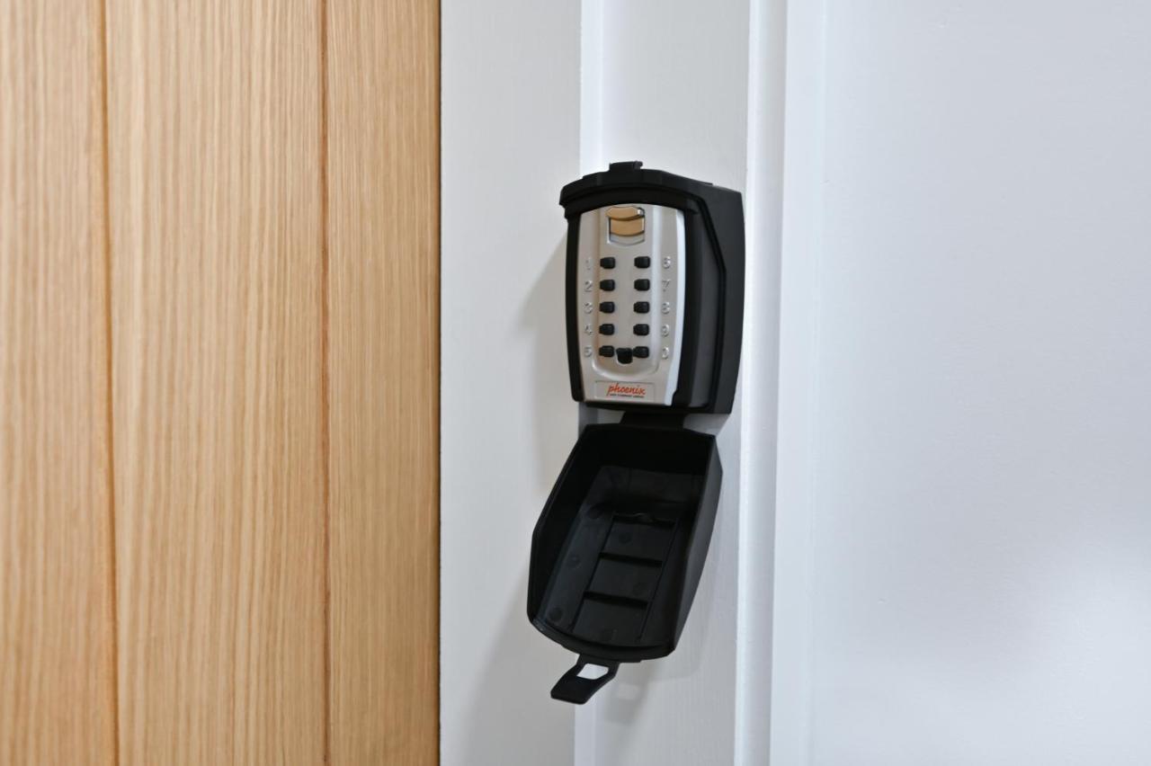 Spacious Designer 2Br Executive Apt, Near Beach & Marina, Central Location Рамсгейт Екстериор снимка